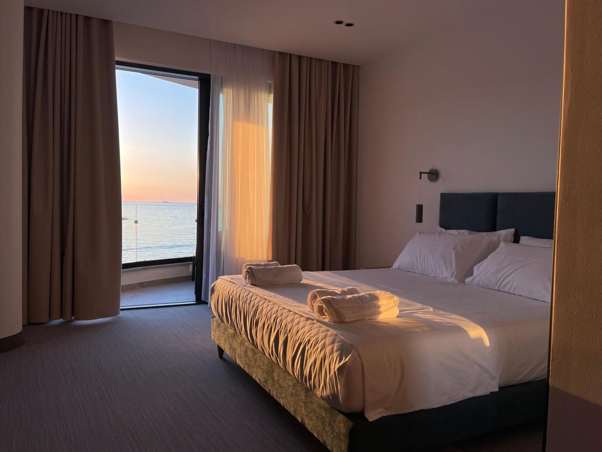 Manta Hotel Ксаміл Екстер'єр фото