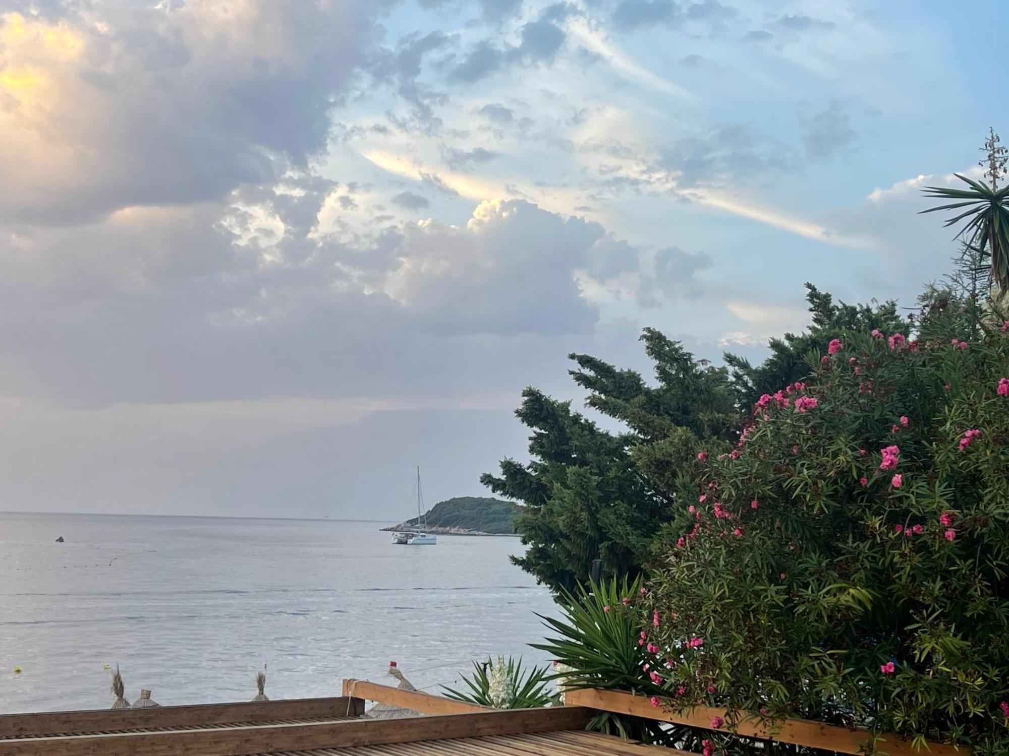 Manta Hotel Ксаміл Екстер'єр фото